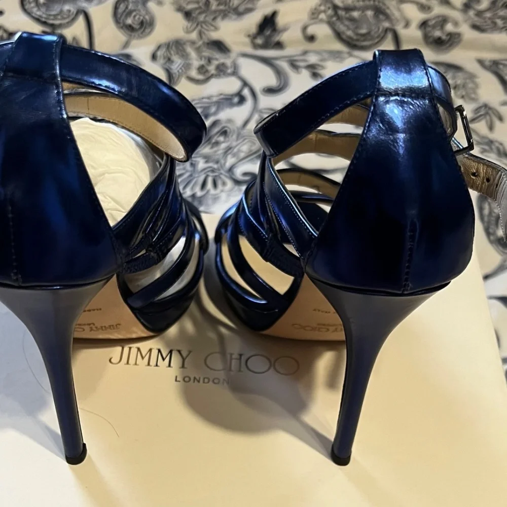 Shoes - Picture 4 of 6